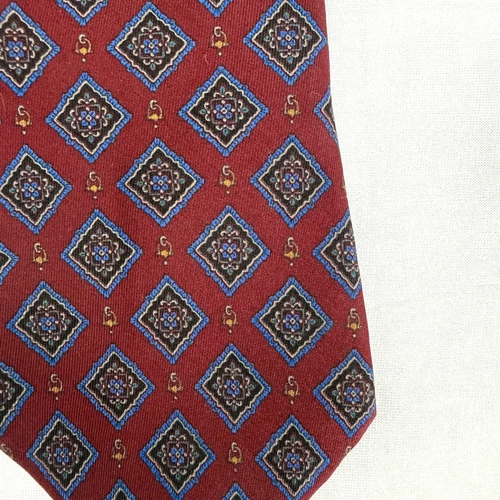 Vintage Brass & Leather by Jadeo Silk Tie Made in Italy Burgundy Geometric Medal